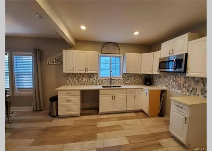 Luxury Private Home In The Heart Of Niagara Falls