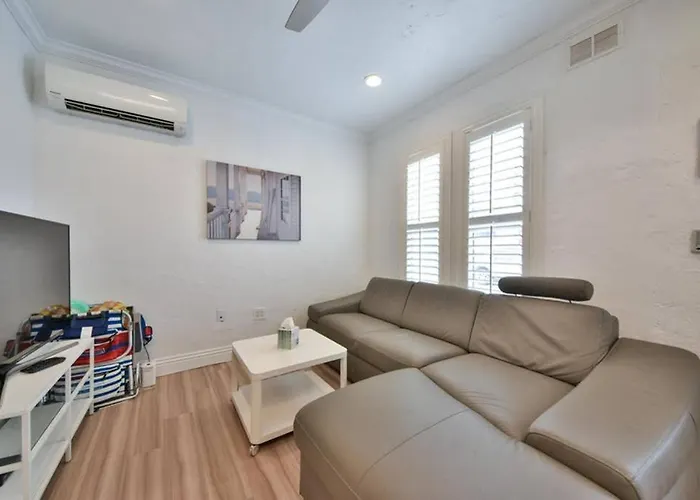 1000#4 Modern Beach Home, Steps From Sand W/Ac!