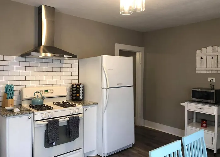 The Comfi Coral - Large 1 Bedroom Studio A