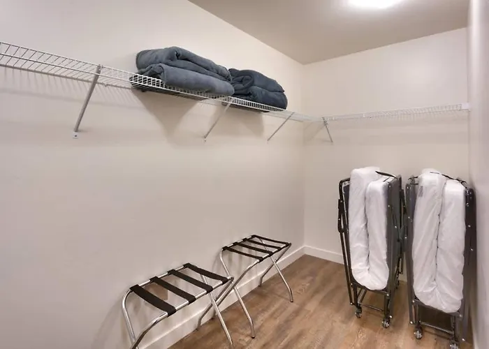 5J Top Floor Redcliff Condo, Pool & Hot Tub
