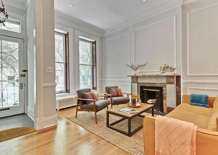 Historic Luxury Townhouse In Downtown Chicago