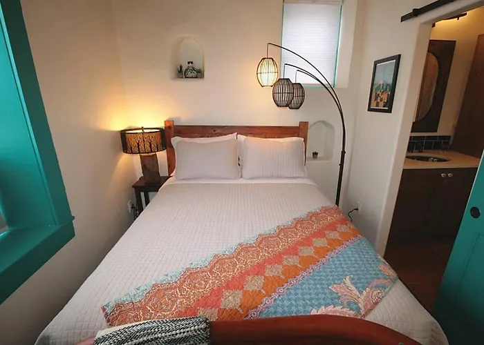 Closson Studio - Stylish - Near Plaza - Queen Bed