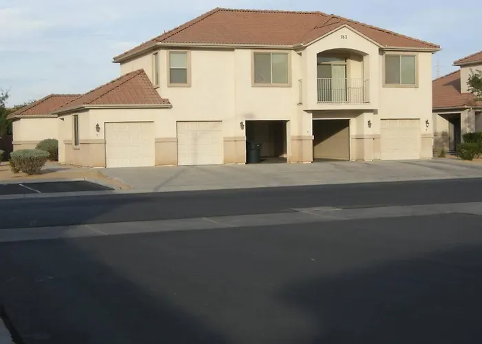 Mesquite Nevada Vacation Rental - Ground Level And Double Car Garage
