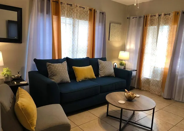 The Comfi Coral - Large 1 Bedroom Studio A