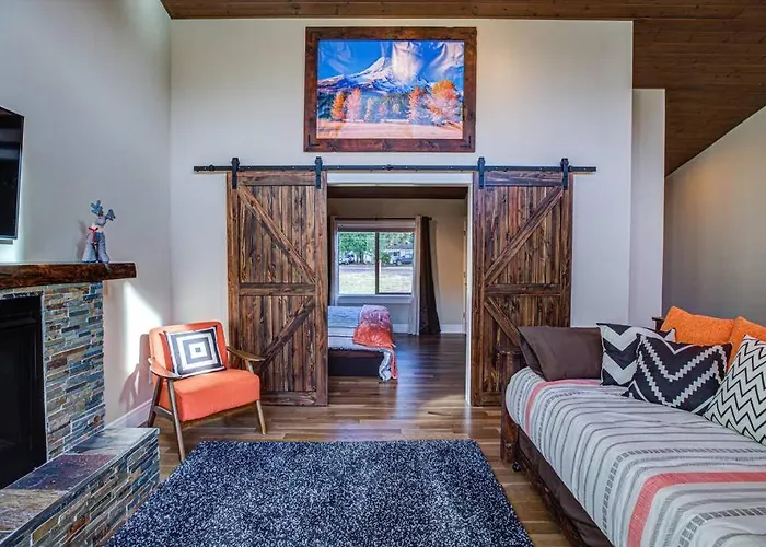 Newly Built Modern Chalet At Mt. Hood Village