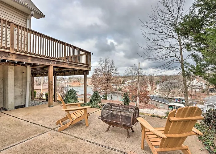 Deck, Lake Views! Group Getaway In Osage Beach