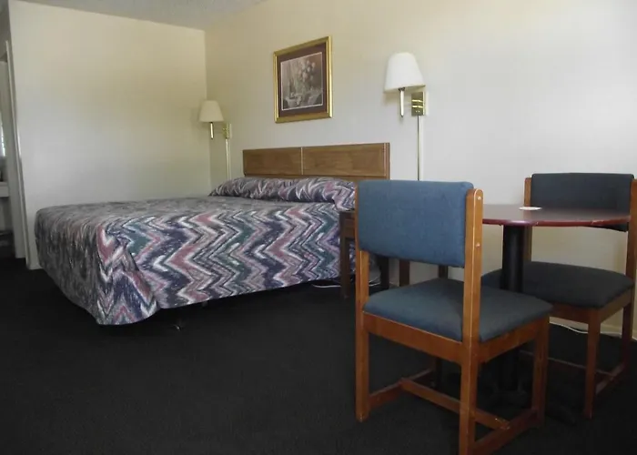 Glen Rose Inn & Suites