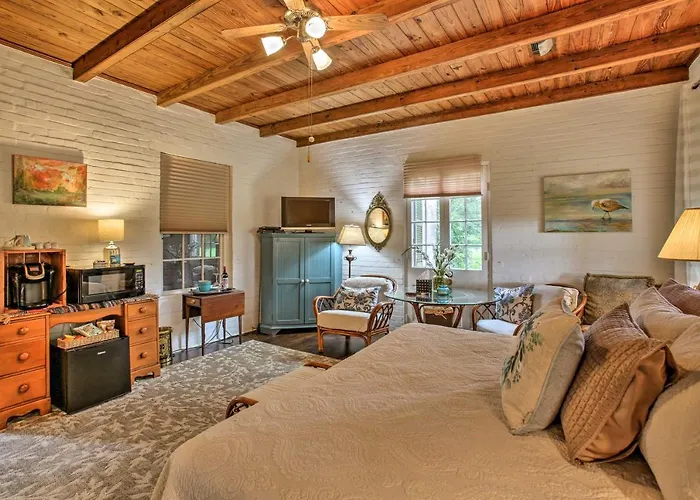 Historic Baton Rouge Vacation Rental: 6 Mi To Lsu!