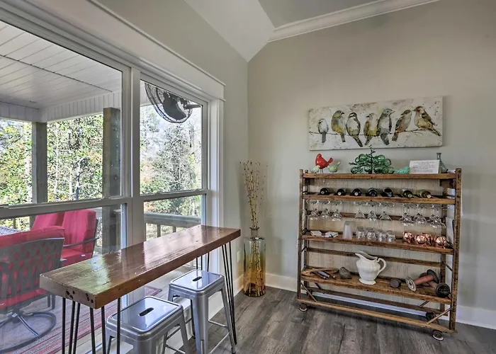 White Oak Creek Home W/ Views, Deck & Pool Access!