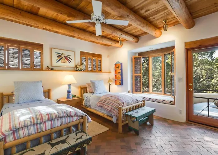 Foothills Retreat- Patios, Rooftop Deck, Quiet, 2Br