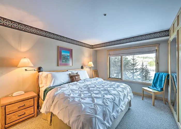 Big Sky Ski-In/Ski-Out Condo W/ Mountain Views!