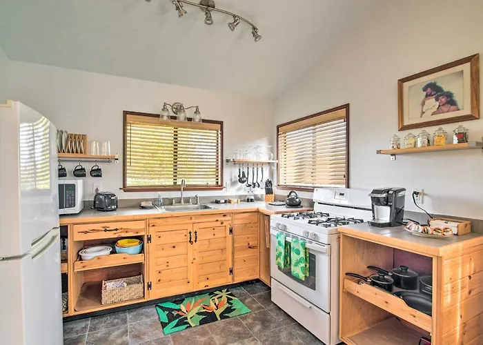 'Fern Cottage' Island Escape With Rainforest View!
