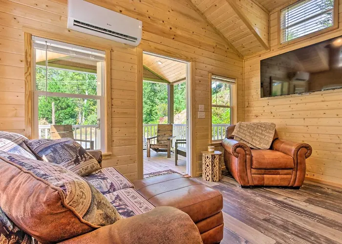 Quaint Mtn Cabin: Tiny Living Near Big Adventure
