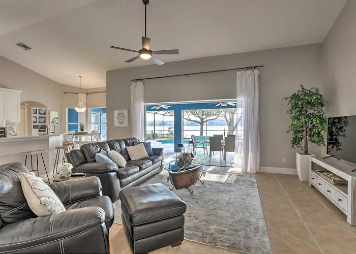 Dog-Friendly Lake Home W/ Dock ~ 25 Mi To Disney!