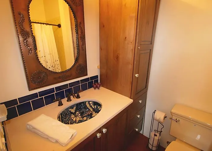 Closson Studio - Stylish - Near Plaza - Queen Bed