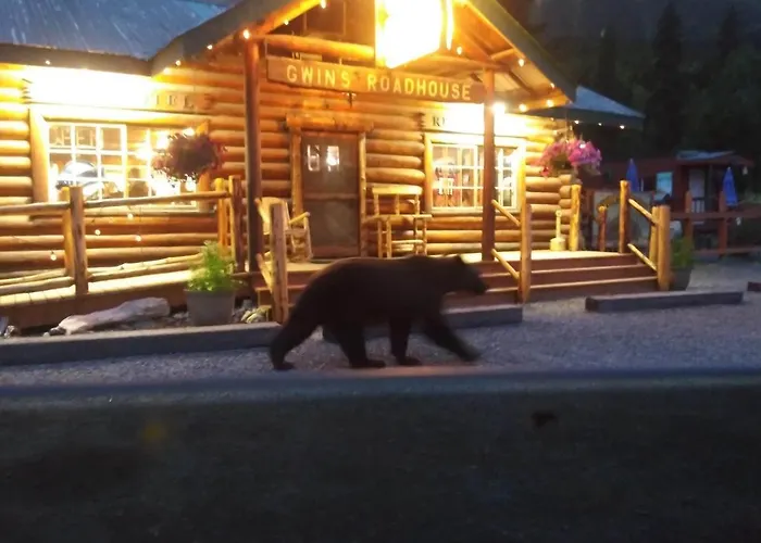 Gwin'S Lodge & Roadhouse