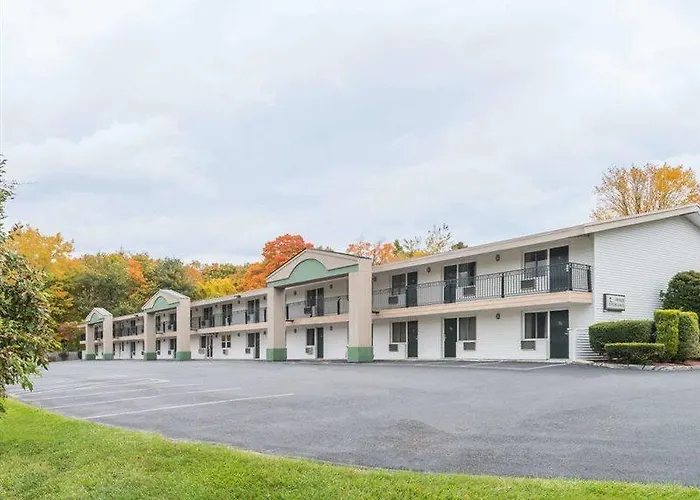 Days Inn By Wyndham Lenox Ma