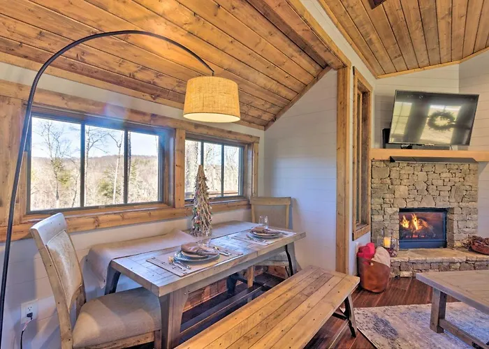Pet-Friendly Cabin W/ Mtn Views In Chinquapin!