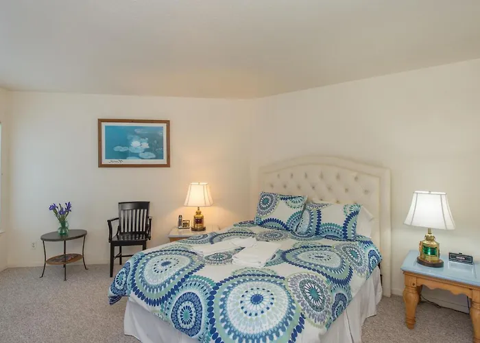 Knot-A-Care! Hot Tub!! Walk To Beach!! Bbq! Fast Wifi!!