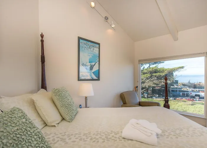 Knot-A-Care! Hot Tub!! Walk To Beach!! Bbq! Fast Wifi!!