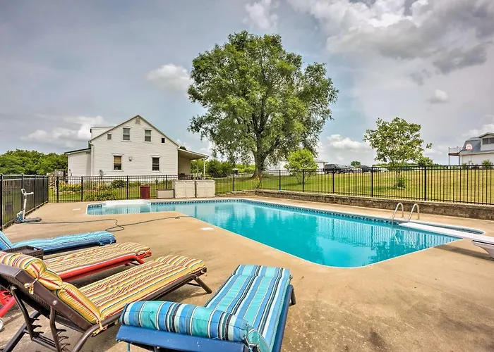 Charming Berger Apt On 42-Acre Farm W/ Pool Access