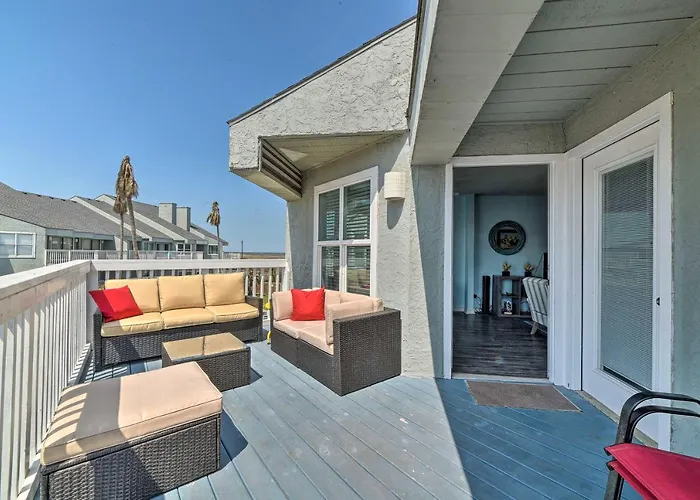 Oceanfront Texas Condo W/ Pool: Pets Stay Free