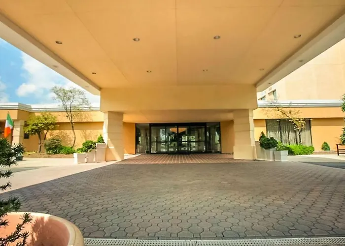 Magnuson Grand & Conference Center Somerset-Bridgewater