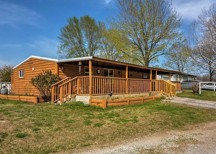 Bartlesville Cabin W/ Pool, Hot Tub & Trampoline!