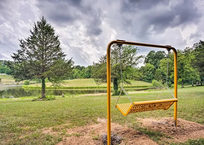 Charming Berger Apt On 42-Acre Farm W/ Pool Access