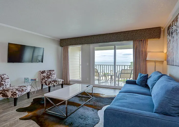 441-Waterfront, Amazing Views, Wifi, Pool And Close To Bucs Stadium