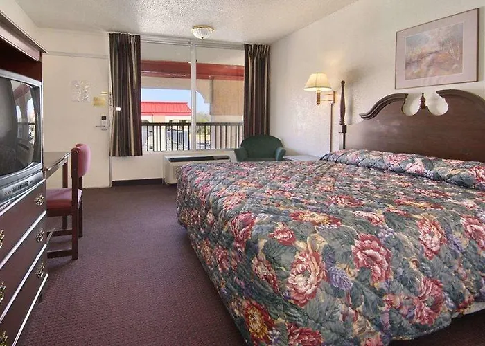 Super 8 By Wyndham Oklahoma Fairgrounds
