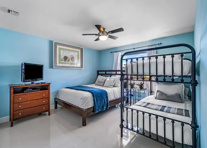 Calira - 2 Suites, 3 King Beds - Heated Pool & Infinity Spa, Walk To Beach - By Maven Vacation Rentals