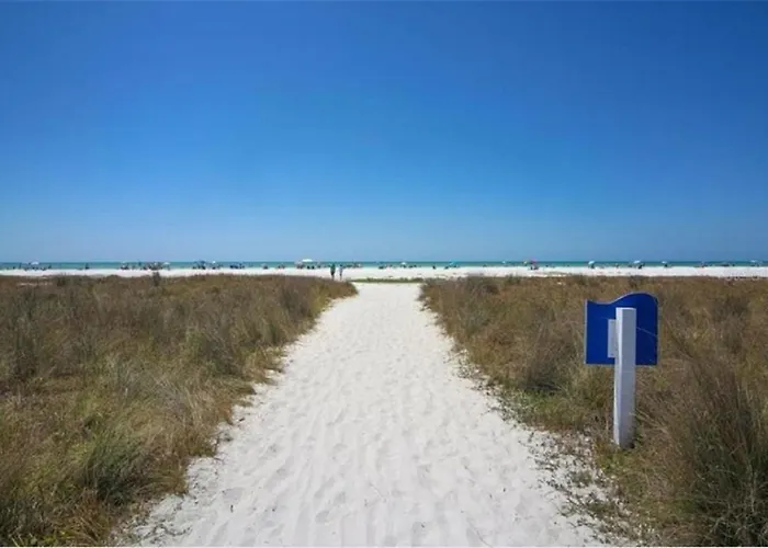 Siesta Key Escape Ground Floor Steps To Heated Pool And Free Trolley