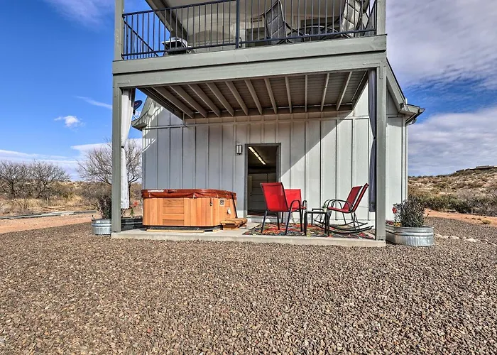 Hot Tub & View: Wine Country Retreat In Cornville