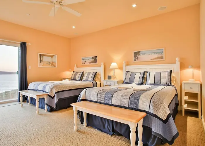Sea Glass Bluff Retreat: Oceanview Hot Tub Getaway