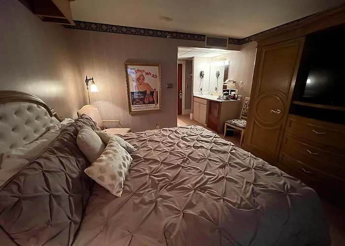 Celebrity Boutique Hotel