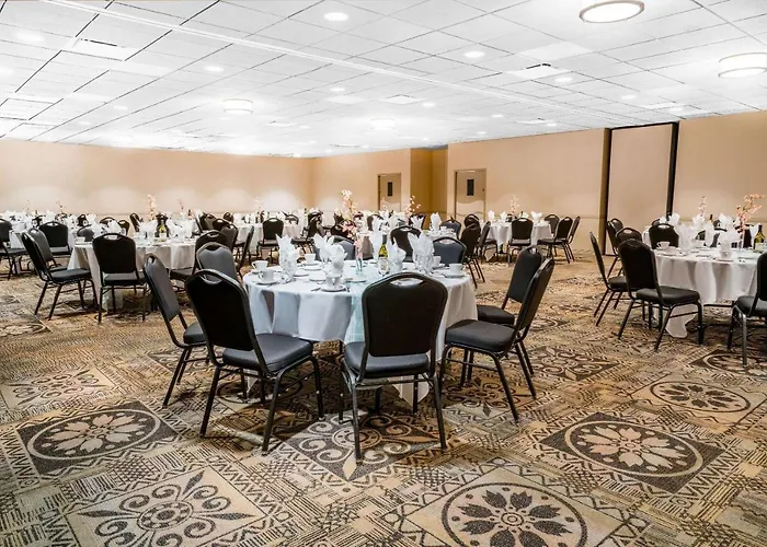 Days Inn Hotel & Conference Center