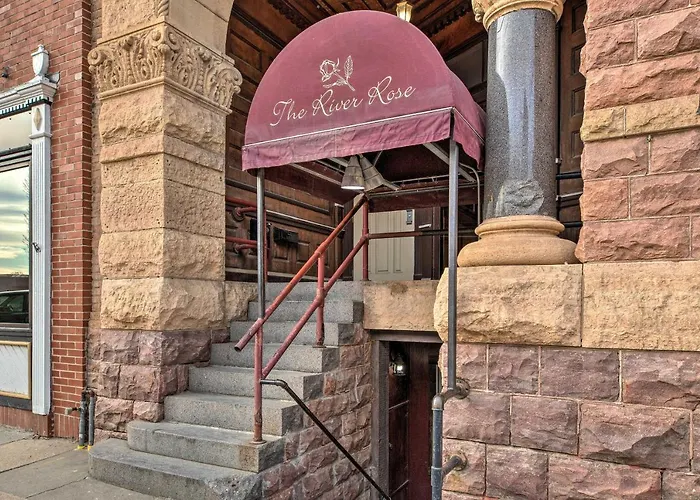 Pet-Friendly Apt: 2 Blocks To Riverside Park!