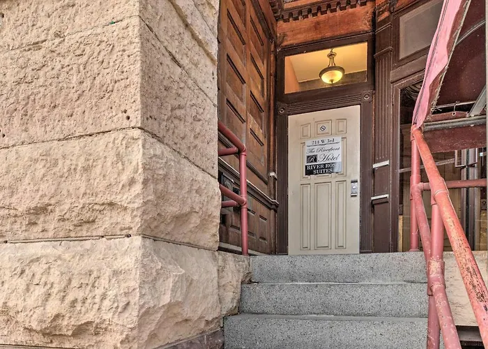 Pet-Friendly Apt: Walk To Missouri River!