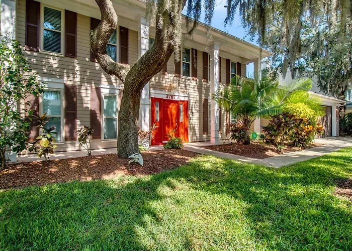Tampa Bay Pool Home With Heated Pool