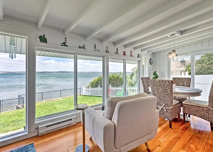 Waterfront Portsmouth Cottage: 8 Mi. From Newport!