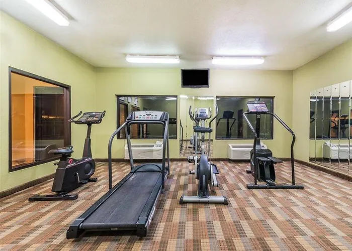 Super 8 By Wyndham Fort Worth North