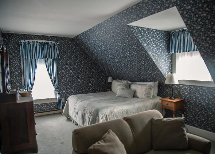 Deerfield Valley Inn - Mt Snow Bnb Fireplace Rooms And Breakfast