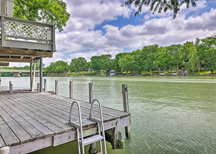 Seguin Home On Lake Placid W/ Boat Dock!