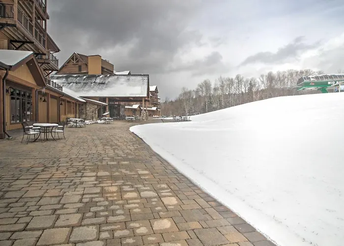 Slopeside Burke Mountain Condo W/ Fireplace!