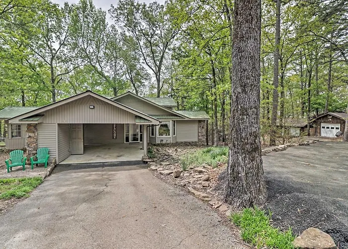 Secluded Edgemont Getaway W/ Huge Outdoor Deck!