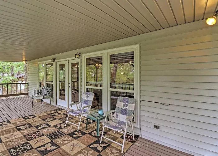 Secluded Edgemont Getaway W/ Huge Outdoor Deck!