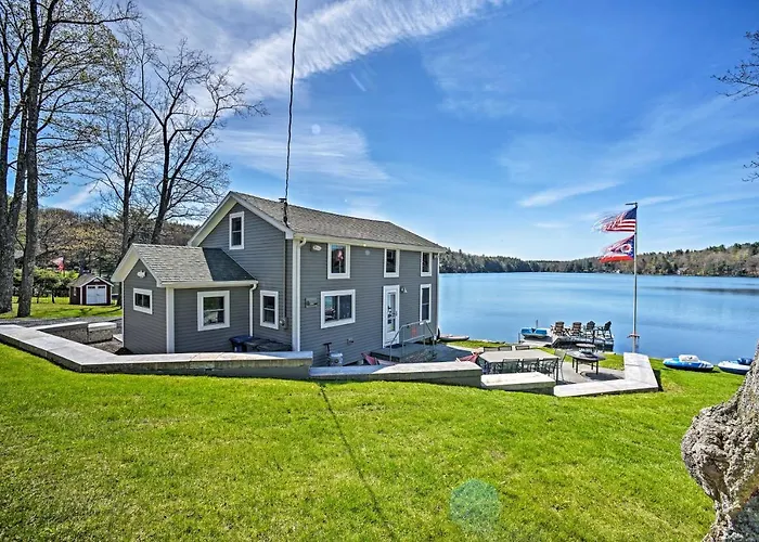 Bbq Ready: Lakeside Milford Home W/ Paddleboat