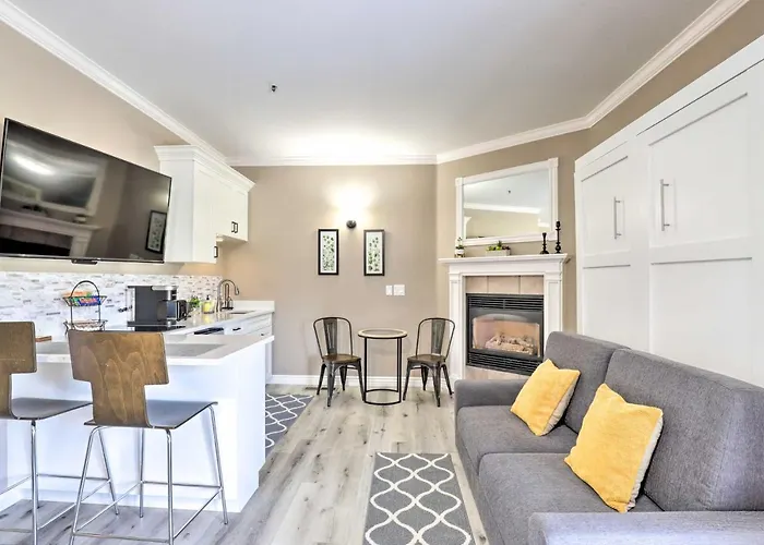 Peaceful Midway Studio W/ Mountain + Golf Views!