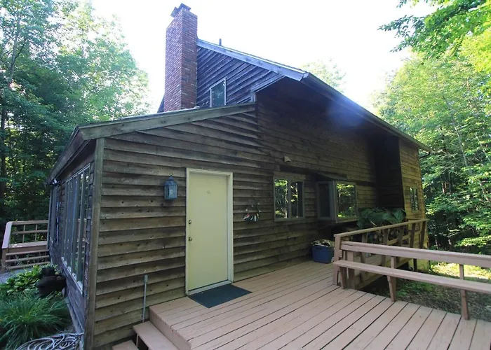 Quaint Stowe Cabin